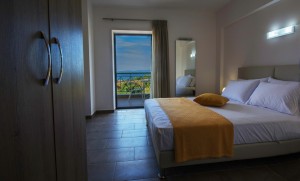 rooms to let sarti,rooms halkidiki,triple room,sea view